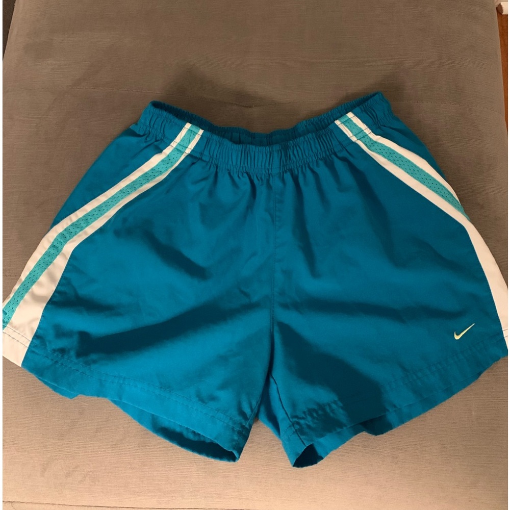 Free w/$25 purchase. Girls’ large or women’s xs athletic shorts